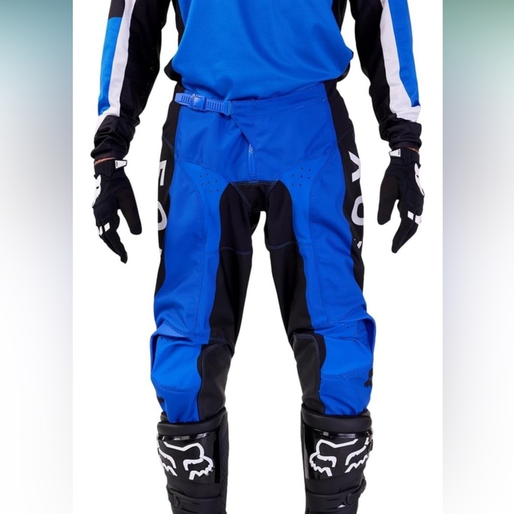 Fox Rider Attack Position (RAP) construction for an improved ergonomic fit